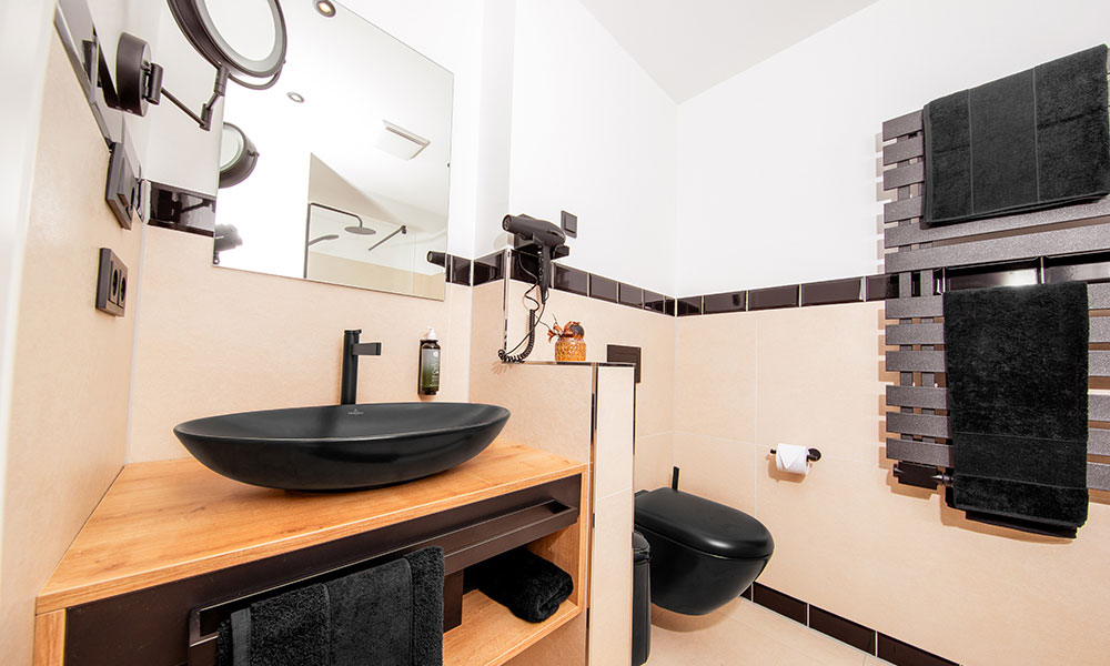Modernes Badezimmer